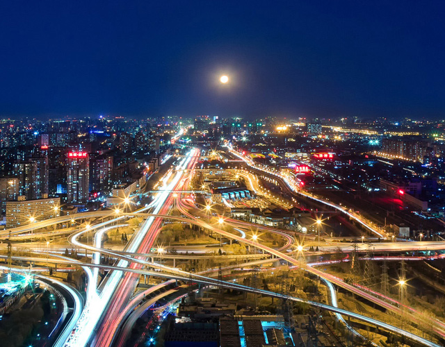 創(chuàng)造價(jià)值，回報(bào)社會(huì)